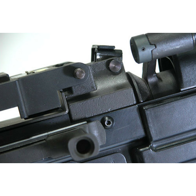 Ocelový montážní díl hlavně M249